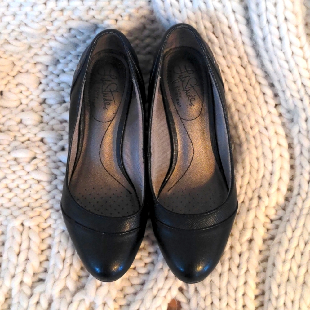 Life stride soft system flex support shoes